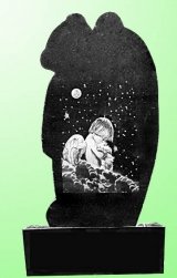 Памятник ребенку с другой стороны пейзаж